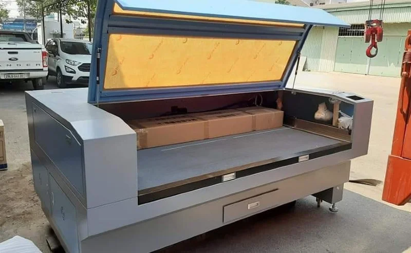 Máy cắt laser 1610 2