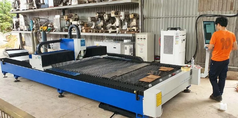 Máy cắt laser 3000W 2