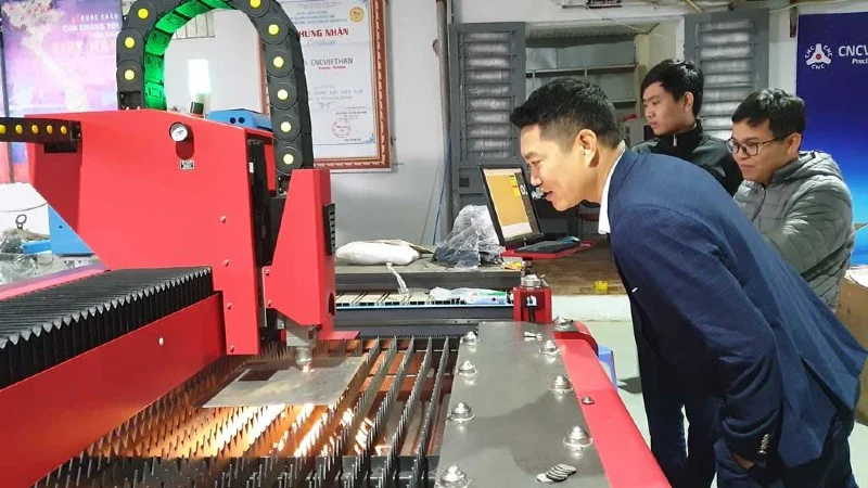 may cat laser kim loại 3