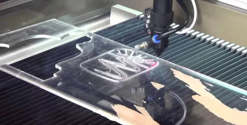 Máy cắt laser mica 1